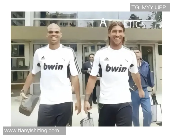 足球明星的个性服装与名字背后的故事揭秘